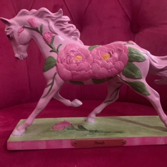 Enesco Trail of Painted Ponies “Petals” Stone Resin Horse Figurine with Box - Picture 1 of 5